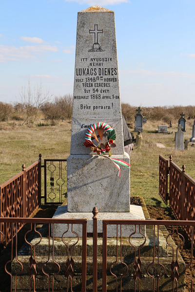 Lukács Dénes tüzérezredes sírja a katolikus temetőben